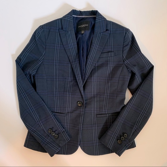 Banana Republic Jackets & Blazers - BR Classic Fit Blazer